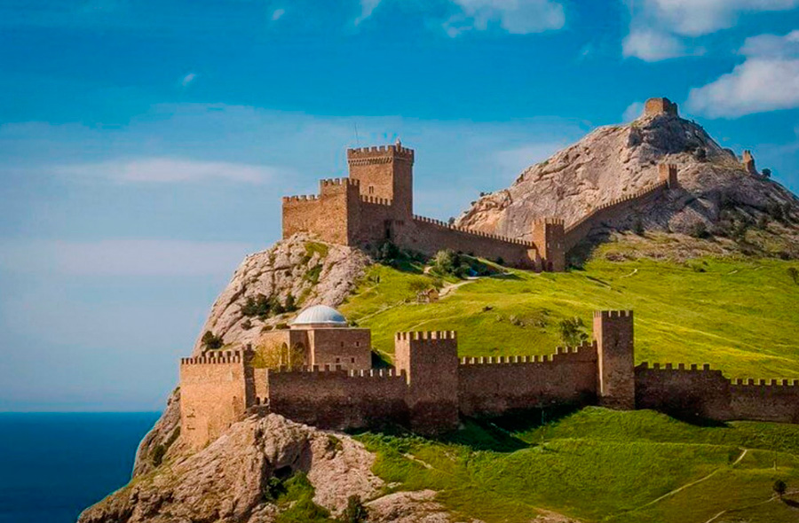 Тур в Крым из Кропоткина Гулькевичи Генуэсская крепость